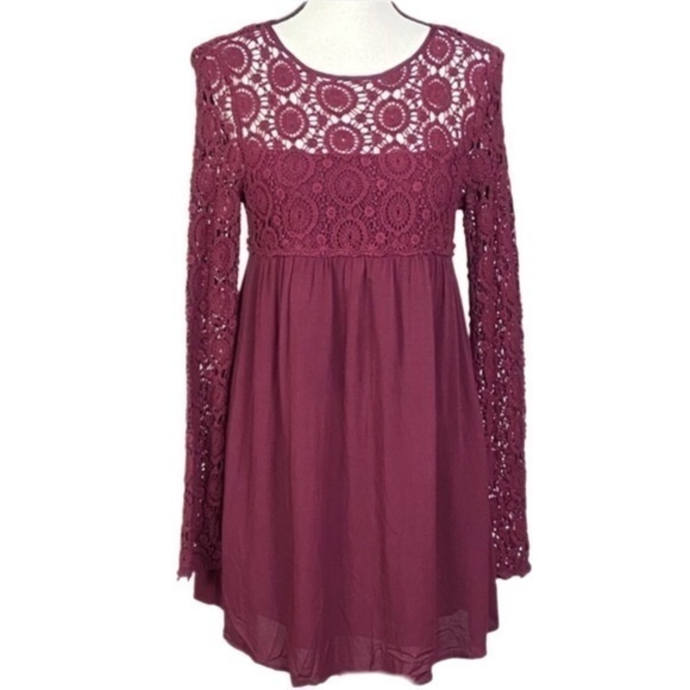 ALTAR’D STATE maroon empire waist dress with crochet top and sleeves. Small. EUC